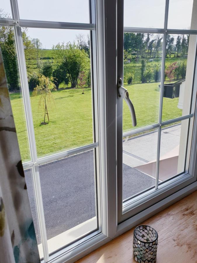 Nellies Cottage B&B Kilcogy エクステリア 写真